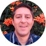 Foto del co-autor del libro "En el Archipiélago de la Especiería" Javier Serrano